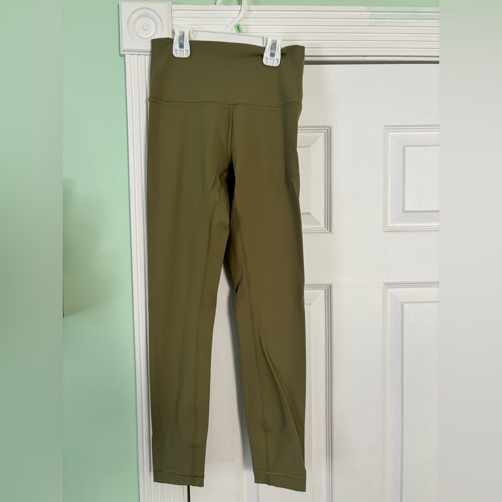 Woman’s Lululemon Leggings